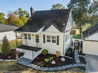 20352 Beatrice St, Livonia, MI 48152