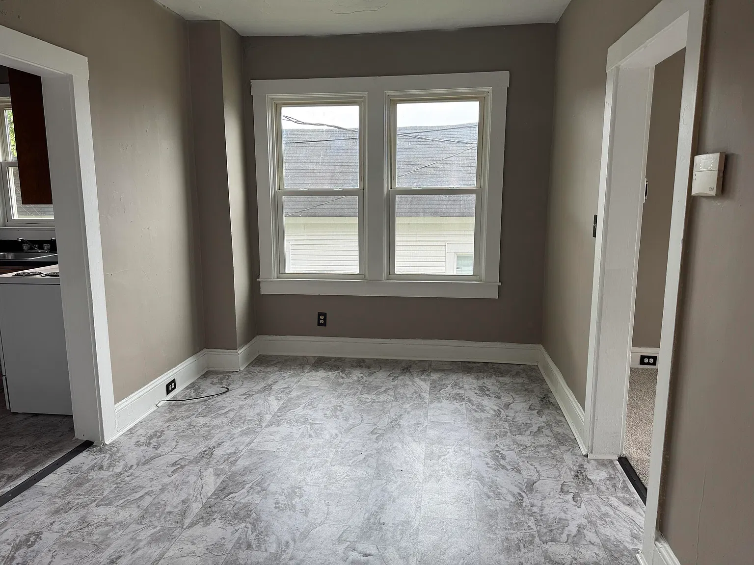 2 bed, 1.0 bath, 896 sqft, $914 — Photo 4