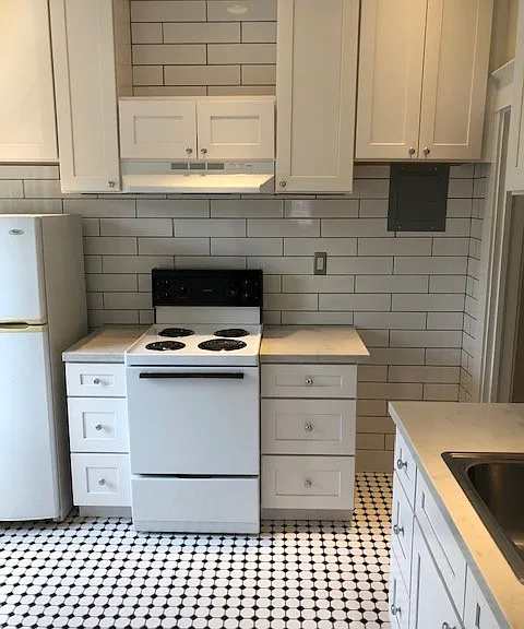 810 NE Couch St — Photo 3