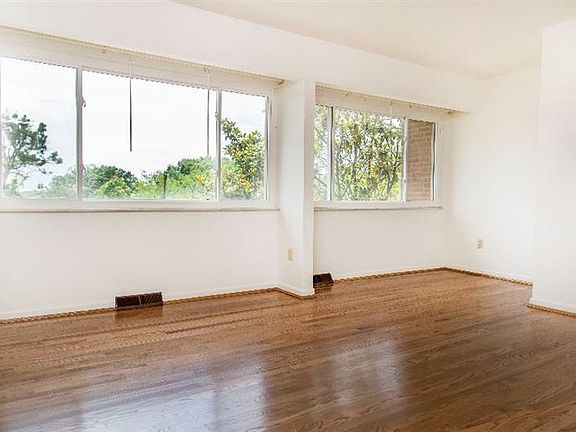 3rd image of 2857 Burkhart Ave