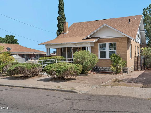 3rd image of 3118 E Yandell Dr