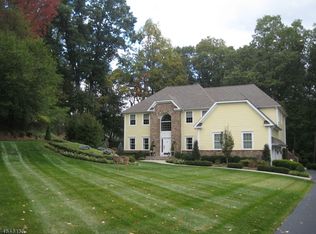 74 Brooklawn Dr, Morris Plains, NJ 07950