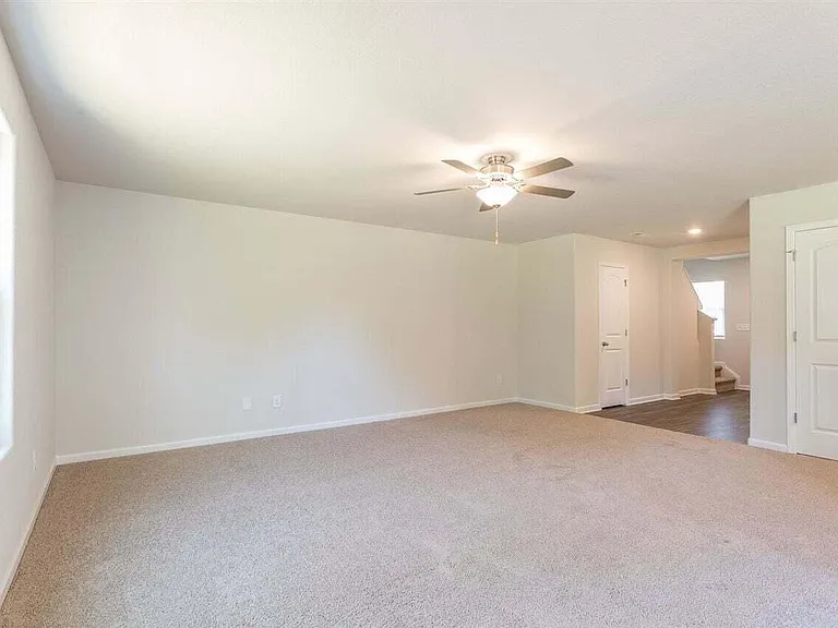 108 Brisk Dr — Photo 5