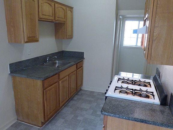 3rd image of 1124 Huntington Dr APT M