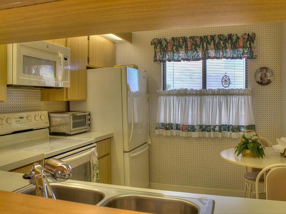 5th image of 501 Seafarer Cir APT 303