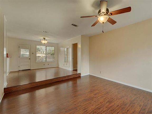 3rd image of 5914 Sunshine Dr