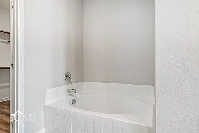 1040 Wheatfield Ln — Photo 11