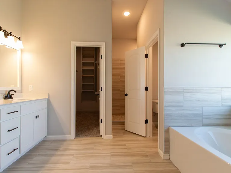 4200 NW 156th Ter — Photo 18