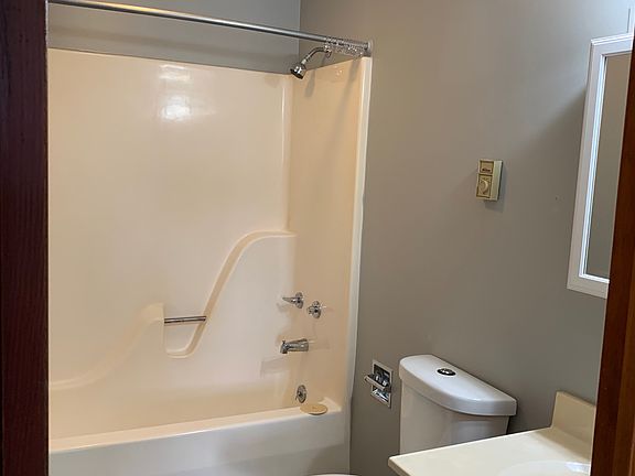 4th image of 136 Ithaca Rd #1