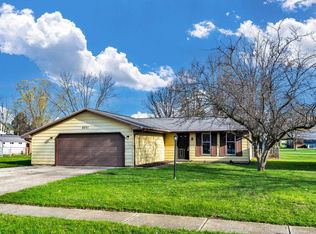 8201 Newfield Dr, Fort Wayne, IN 46815