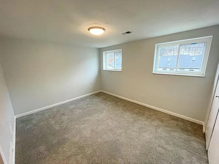 3417 Evergreen Rd #B — Photo 3