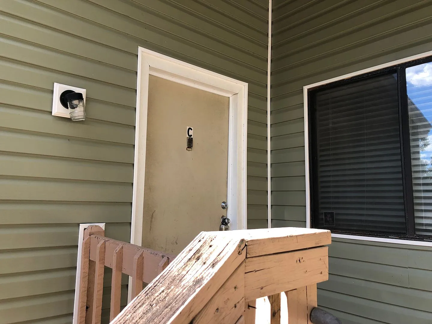 Upstairs unit ON the golf course — Photo 3