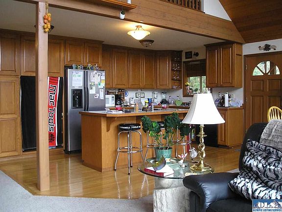 5th image of 1066 Tamarack Ln