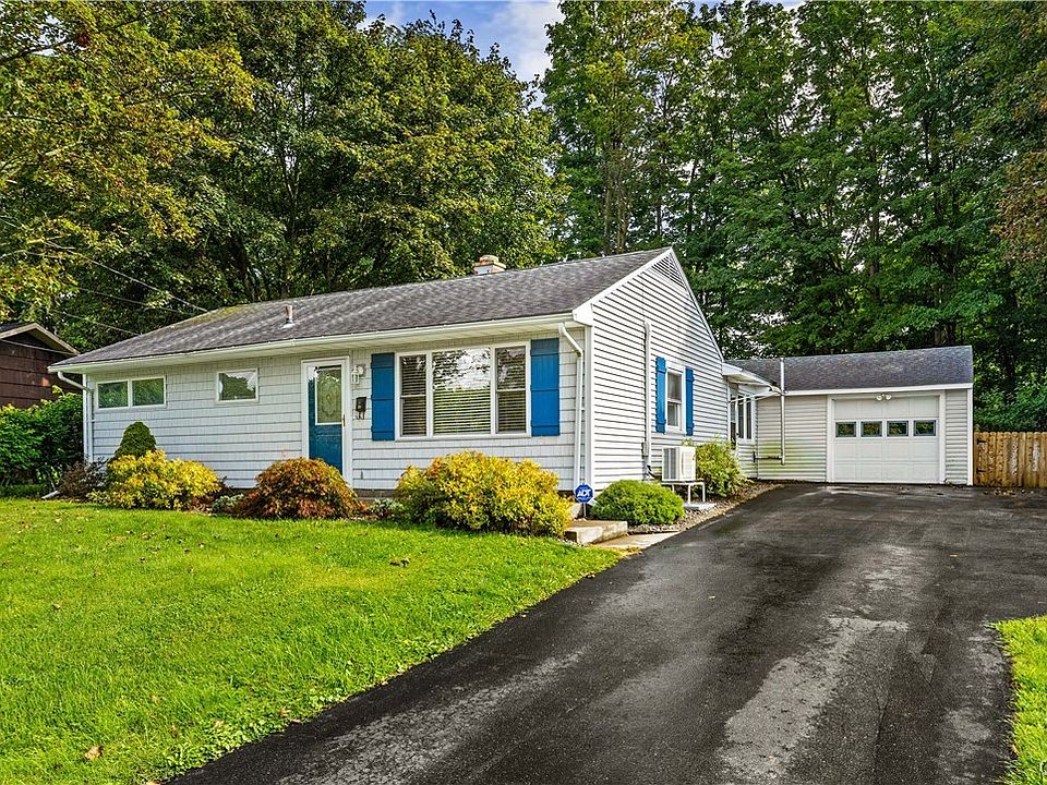 1st image of 31 Pinecrest Rd