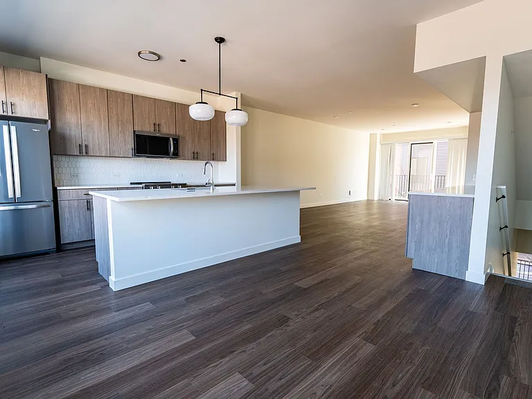 Galewood Residences — Photo 23