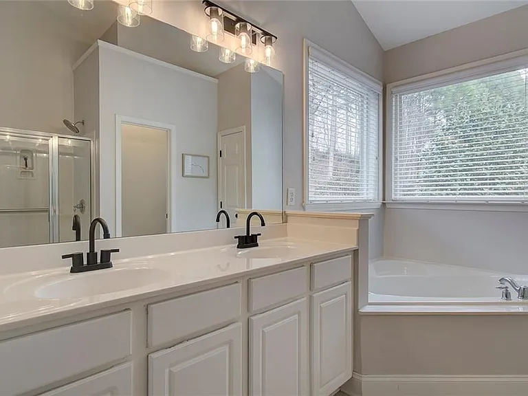 3822 Carriage House Dr — Photo 21