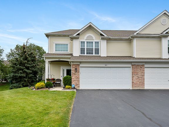 2nd image of 925 Waterford Ln