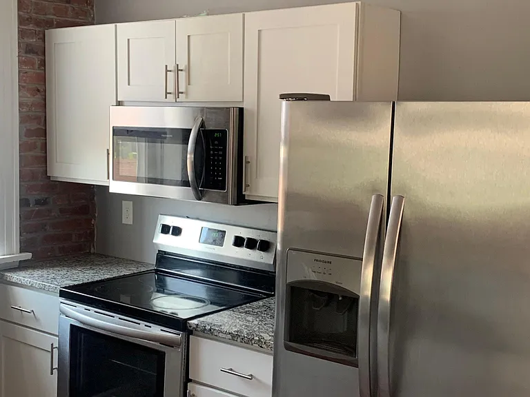 4349 Bates St #2 — Photo 8