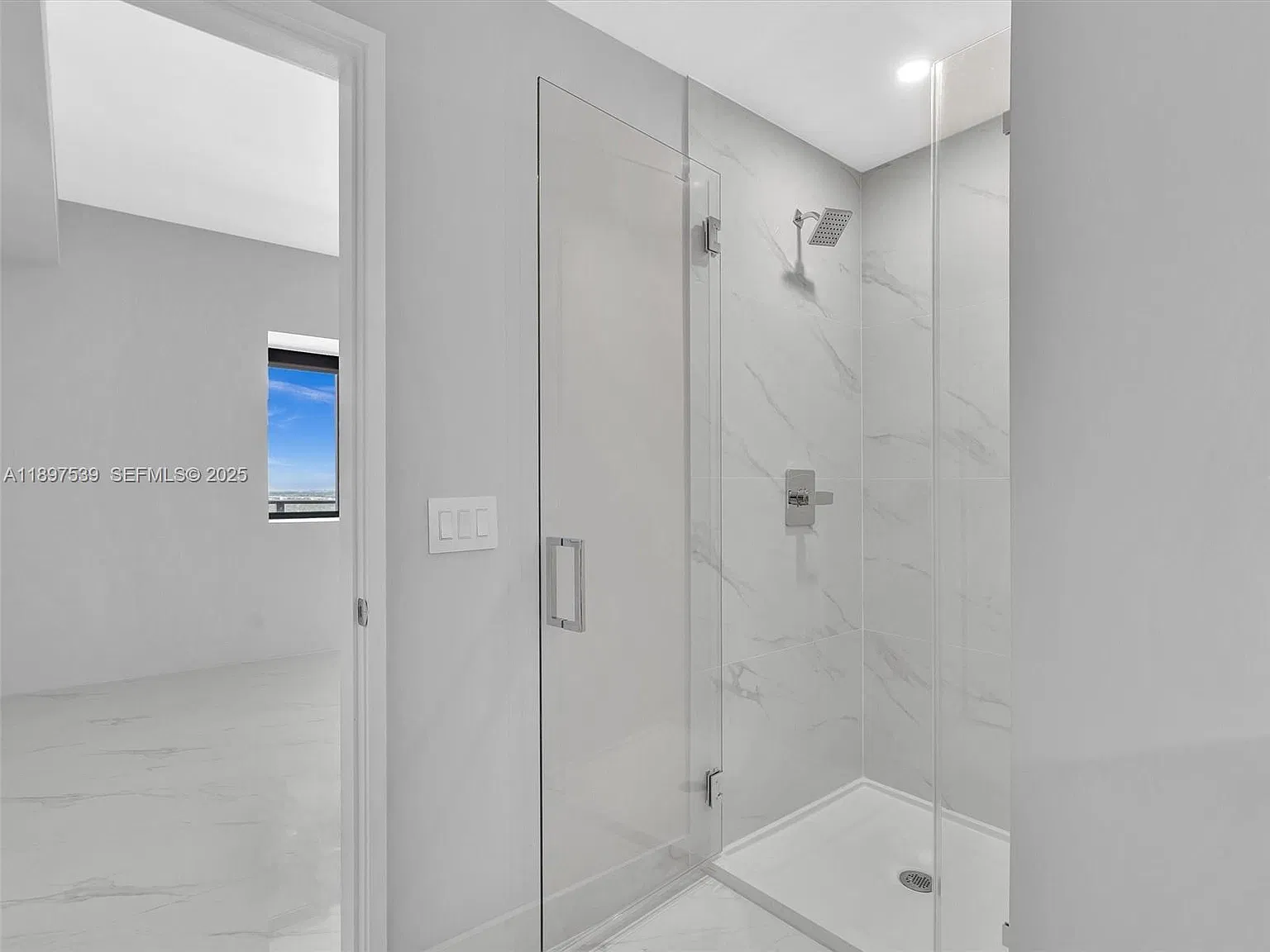 3 bed, 3.5 bath, 1540 sqft, $9,500 — Photo 2