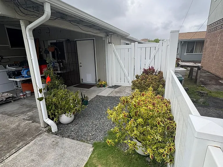 341 Hualani St — Photo 1