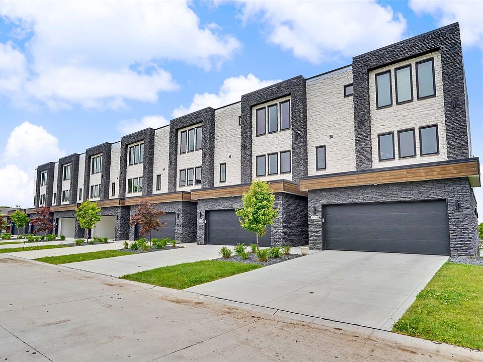 1st image of 2724 Fleur Dr