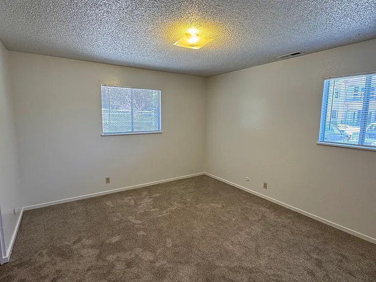649 Marshall St #B — Photo 22