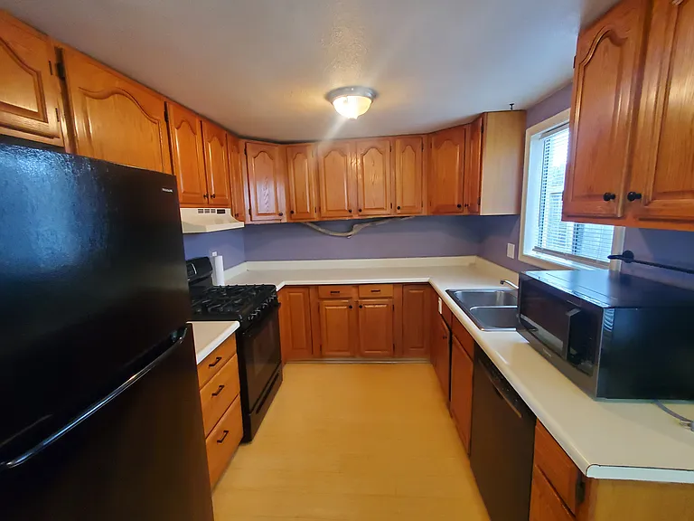51 Sycamore Dr — Photo 2