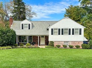 369 Huntington Dr, Wayne, PA 19087