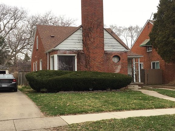 3rd image of 15761 Plainview Ave
