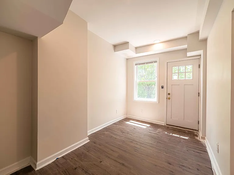 156 Leicester - FDR — Photo 15