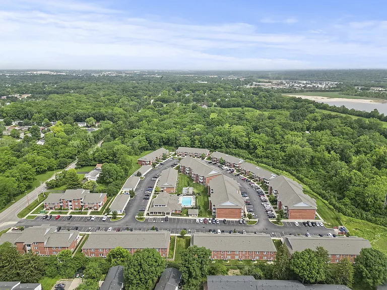 Whispering Creek Apartments — Photo 34