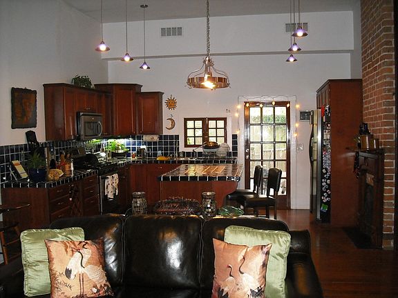 2nd image of 3014 Constance St