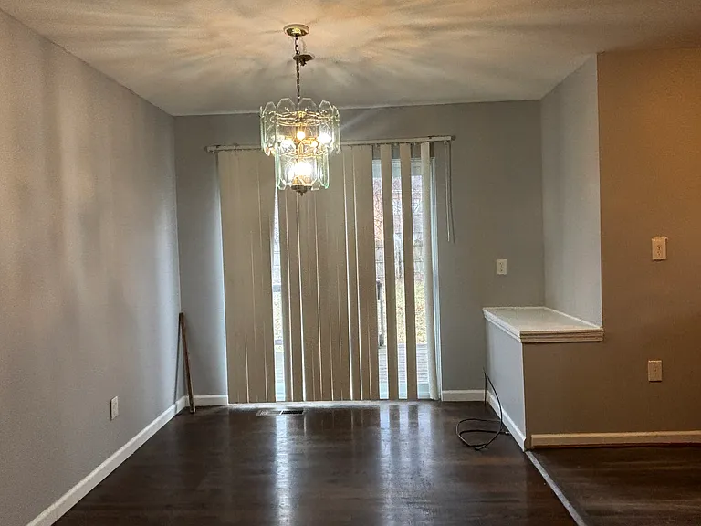 1636 Kenwood St — Photo 3