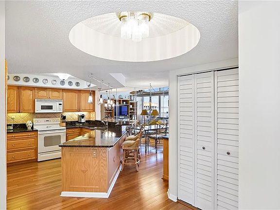 3rd image of 5279 Isla Key Blvd S Ph 10