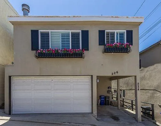 224 Kelp St — Photo 1