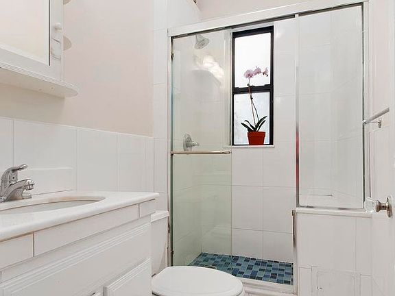 5th image of 340 W 19th St APT 25