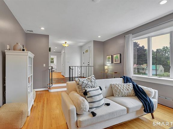 5th image of 66 Berkshire Drive