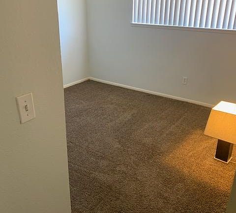 3rd image of 837 E Lugonia Ave