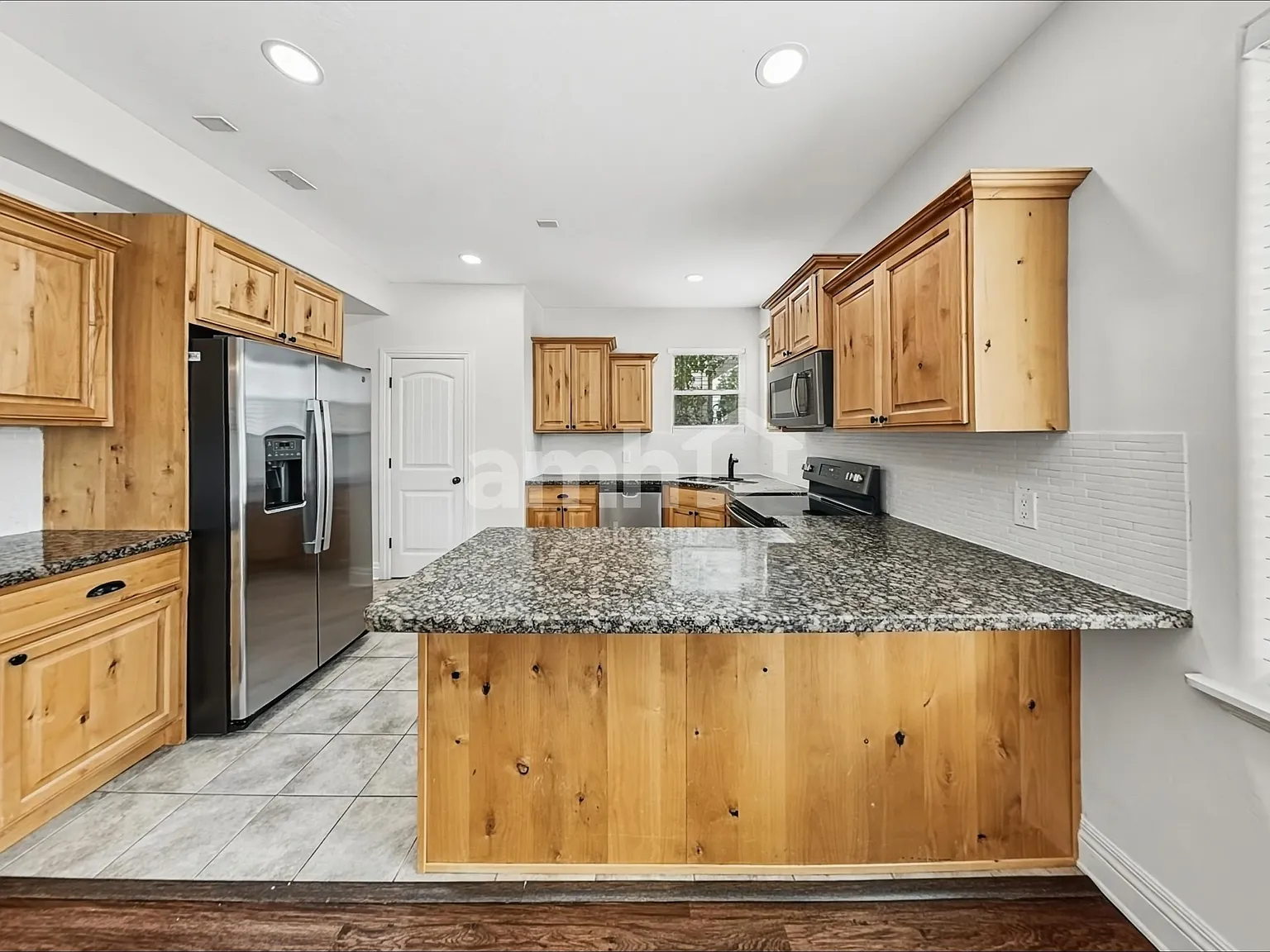 4 bed, 3.5 bath, 2735 sqft, $2,555 — Photo 3