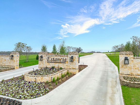 3rd image of 2031 Vaquero Dr