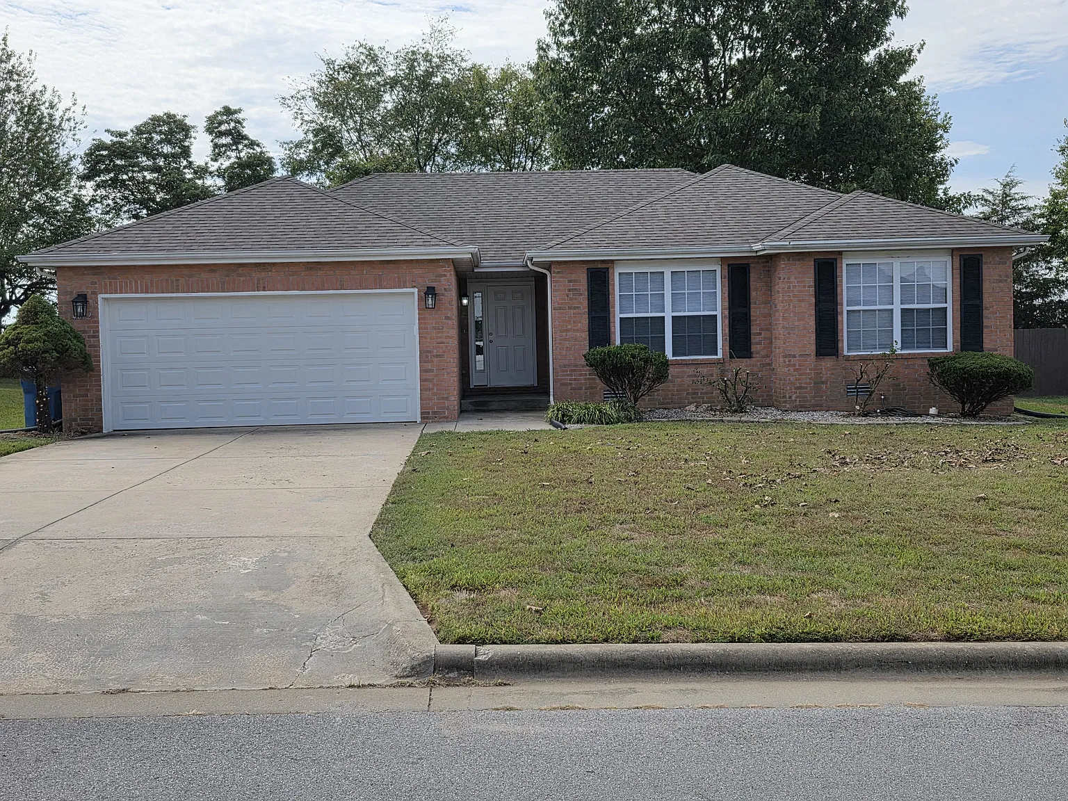 3 bed, 1479 sqft, $1,575 — Photo 1