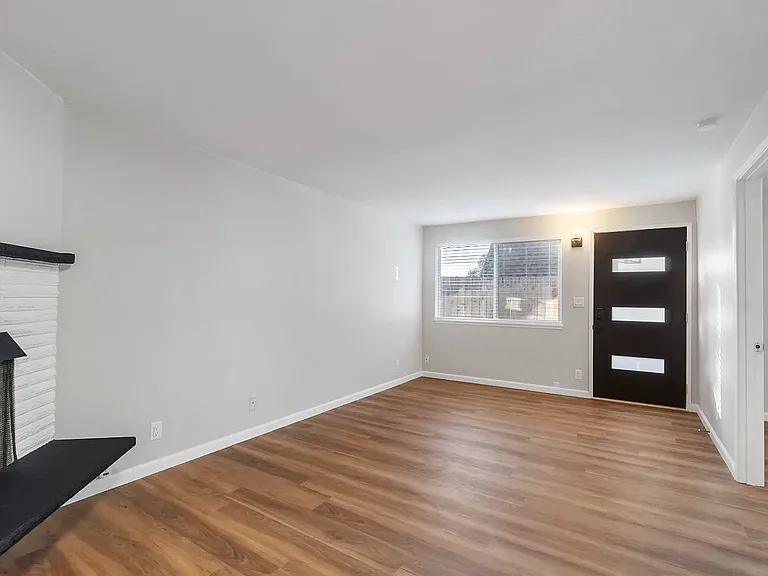 918 N M St #4 — Photo 3