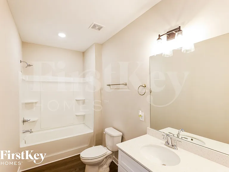 262 Wolf Rd W — Photo 13