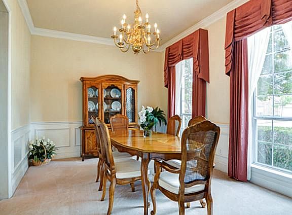 4th image of 1314 Barrington Dr