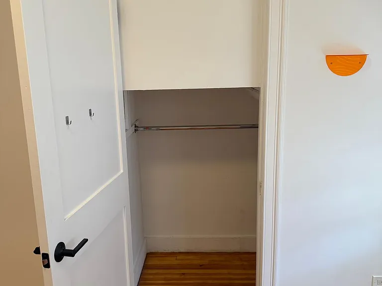 36 Courter Ave #1A — Photo 14