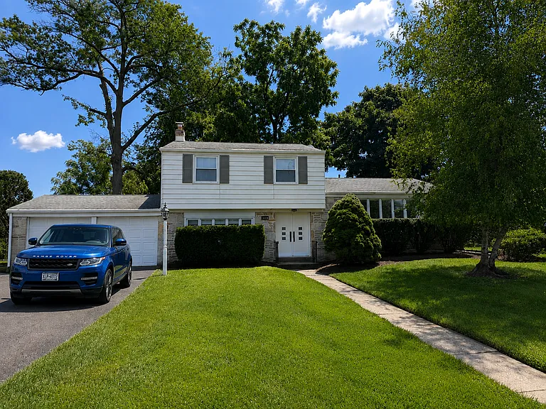 3953 Blake Rd — Photo 1
