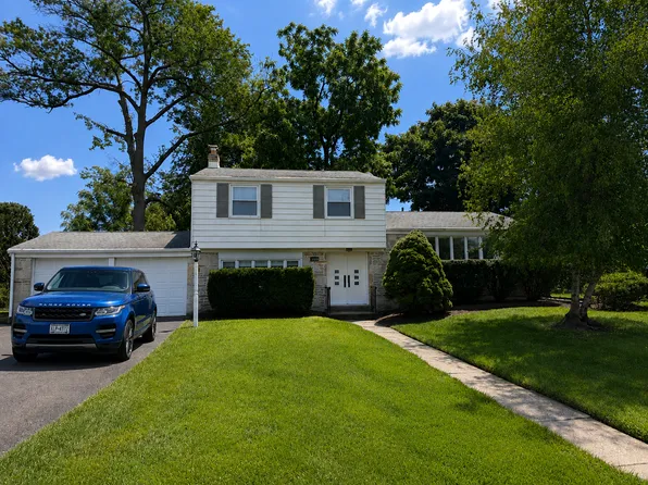 3953 Blake Rd, Huntingdon Valley, PA 19006