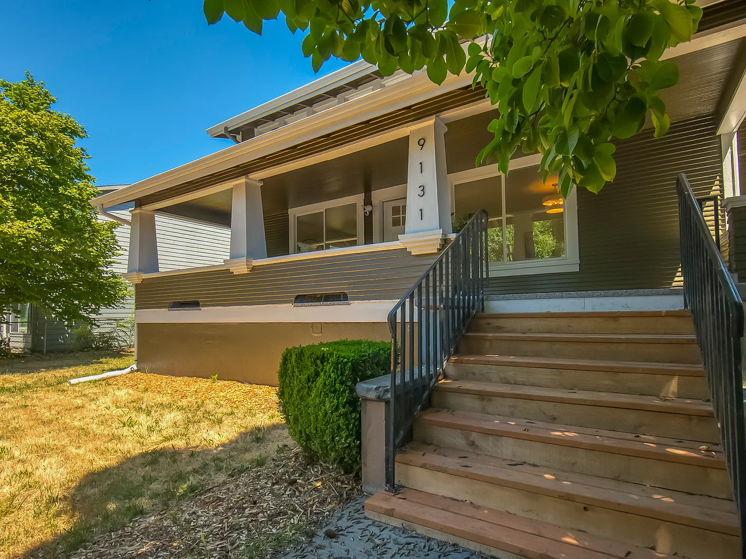 5 bed, 2734 sqft, $3,995 — Photo 2