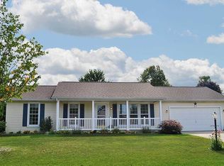 604 Fieldstone Ln, Middlebury, IN 46540