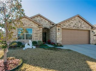 721 Sparrow Dr, Saginaw, TX 76131